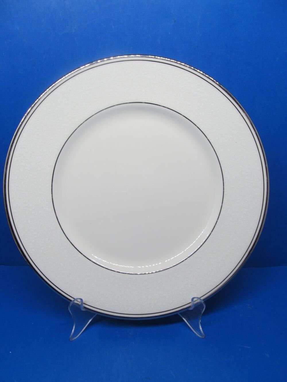 Minton Bridal Veil 10 1/2" Beige With Gold Trim Dinner Plate VGC